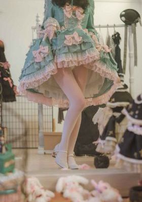 最美酒店女公拍照_BD英语在线手机播放